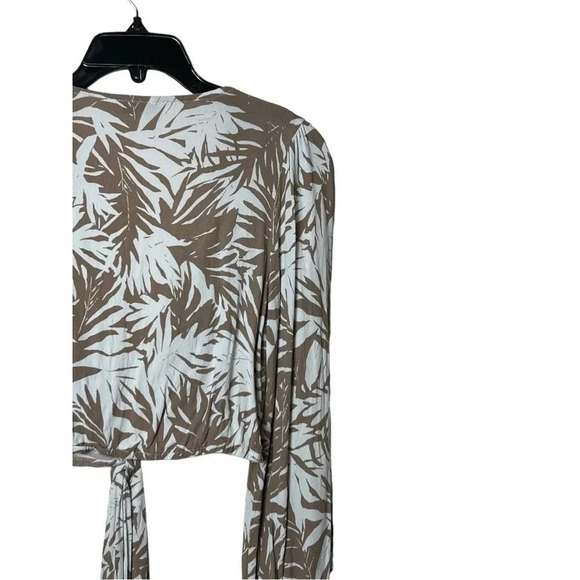 1742. EMORY PARK LONG SLEEVE CROPPED KIMONO WITH TIE IN THE FRONT SIZE SMALL - Picture 7 of 9